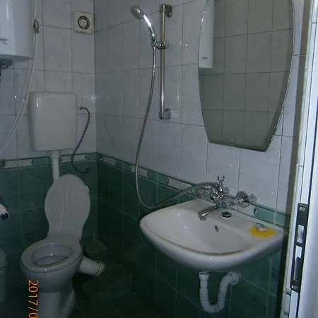 Emona Guest house *